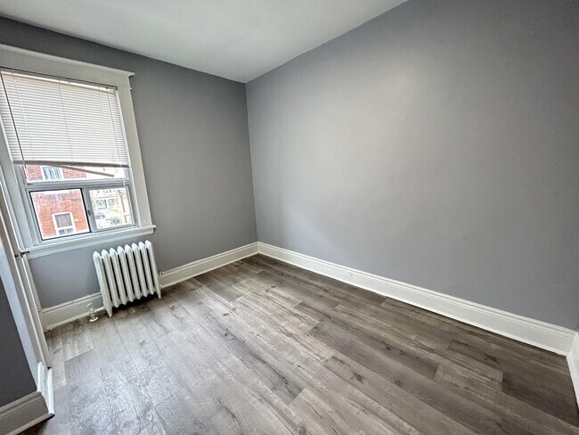 Building Photo - 128 Carrick Ave