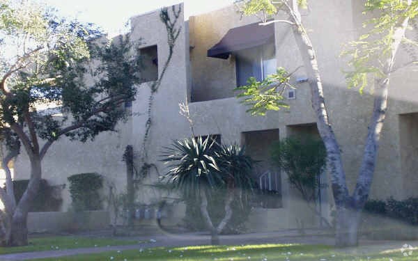 Primary Photo - Casa De Caballeros