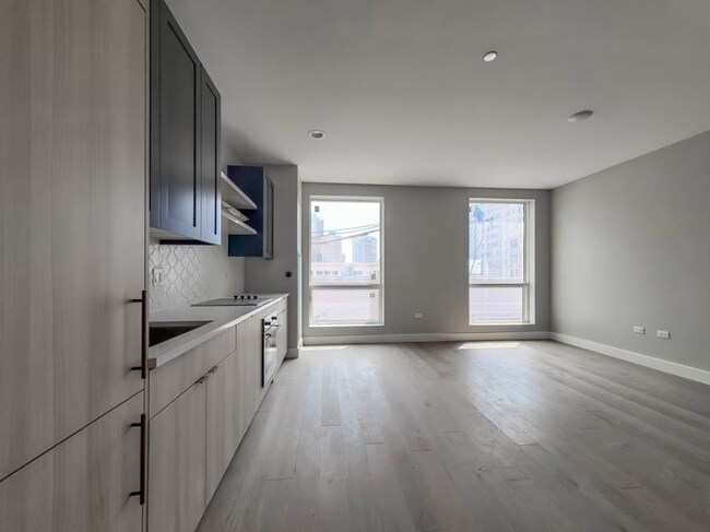 Building Photo - 1300 N Clark St