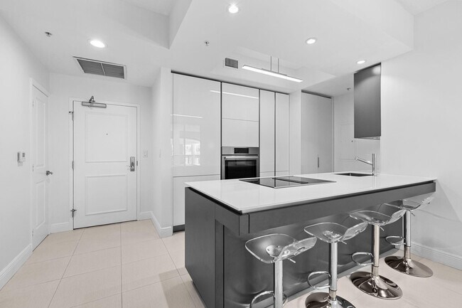 Foto del edificio - 347 N New River Dr E