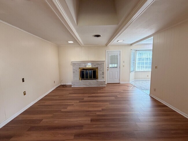 Foto del edificio - 2604 McArthur Dr