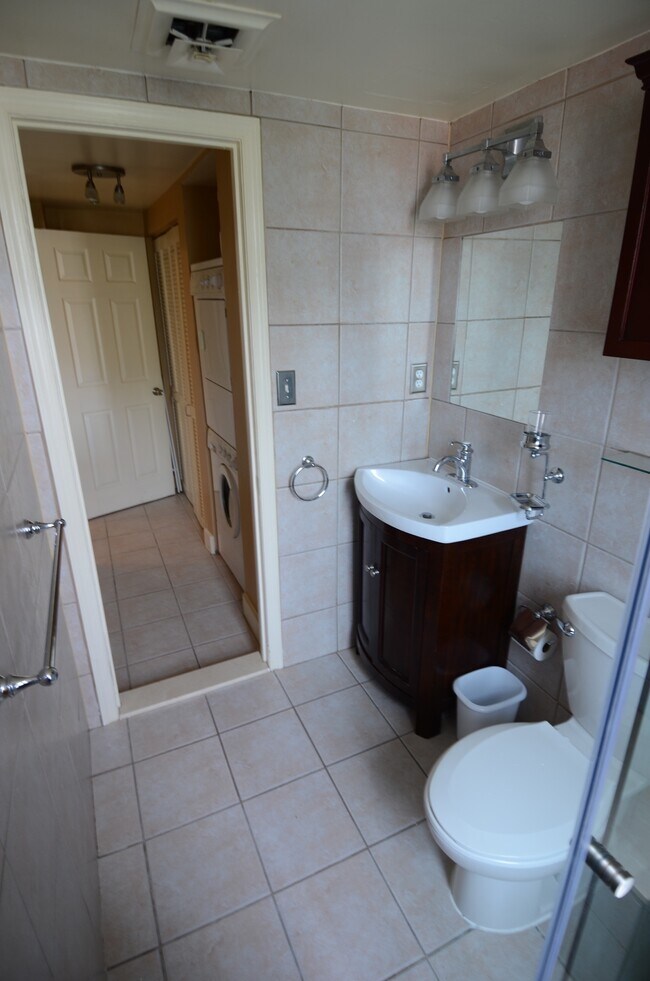 Bathroom - 2127 California St NW