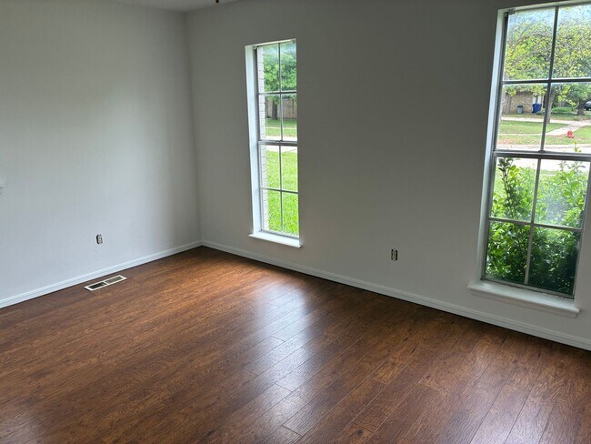 Foto del edificio - Spacious 4 Bed / 2 Bath Home for Rent in Norman