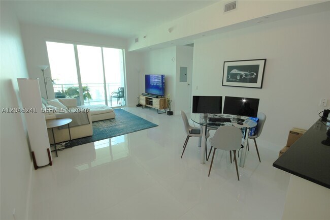 Foto del edificio - 950 Brickell Bay Dr