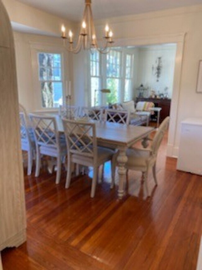 Foto del edificio - 6BR Home Renovated One Block From Tulane Campus