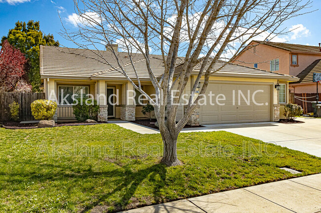 Building Photo - 716 Bobcat Ln