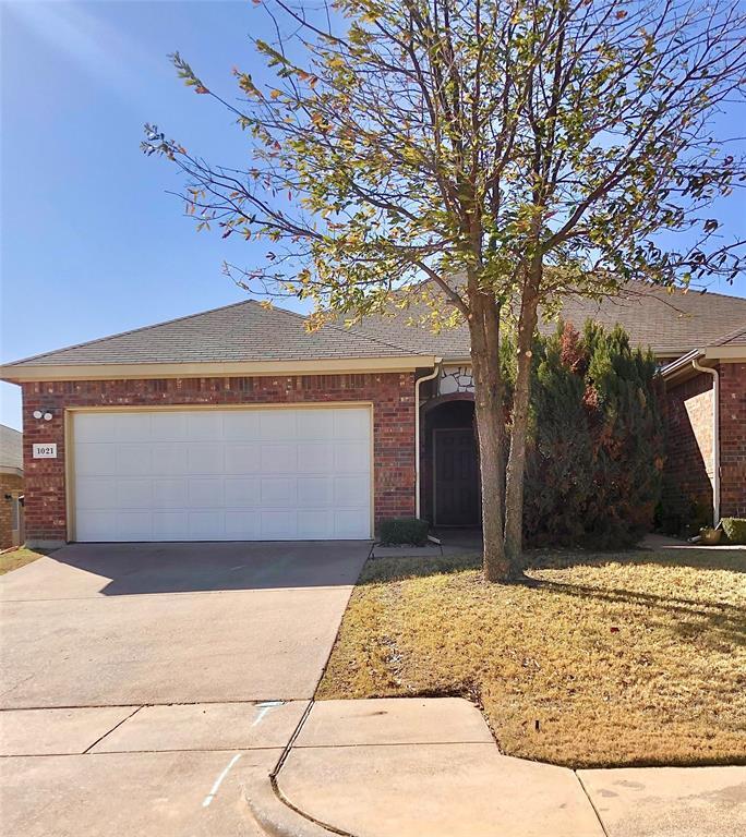 1021 Newcastle Dr, Weatherford, TX 76086 Townhome Rentals in