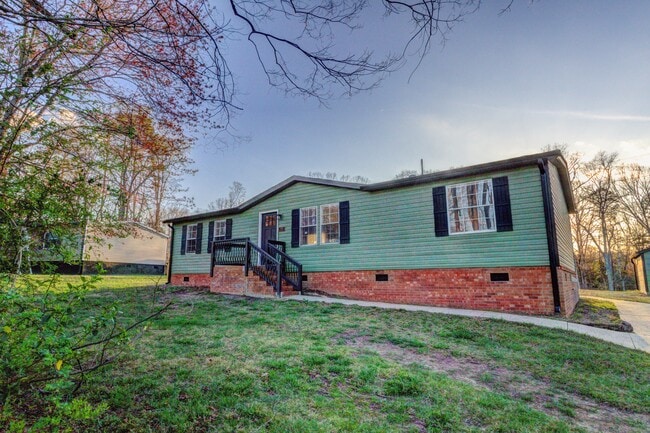 Building Photo - 105 Dutchess Dr