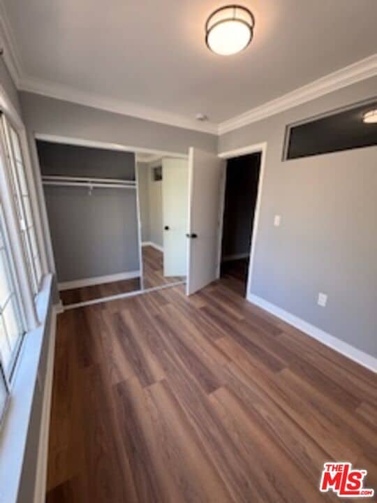 Building Photo - 6226 3/4-6224 De Longpre Ave