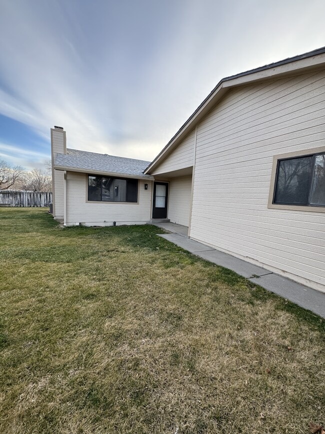 Building Photo - 995 Terrell Dr