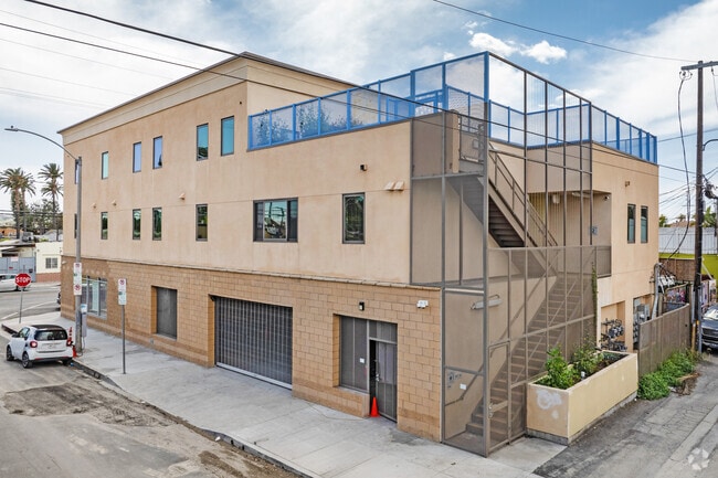 Building Photo - Casa Amador