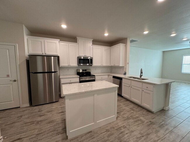 Foto del edificio - 5110 Rose Petal Ct