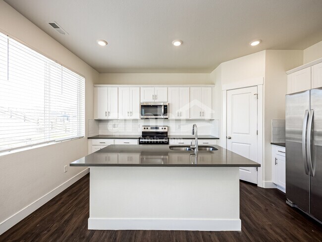 Foto del edificio - 7608 Mardale Ln