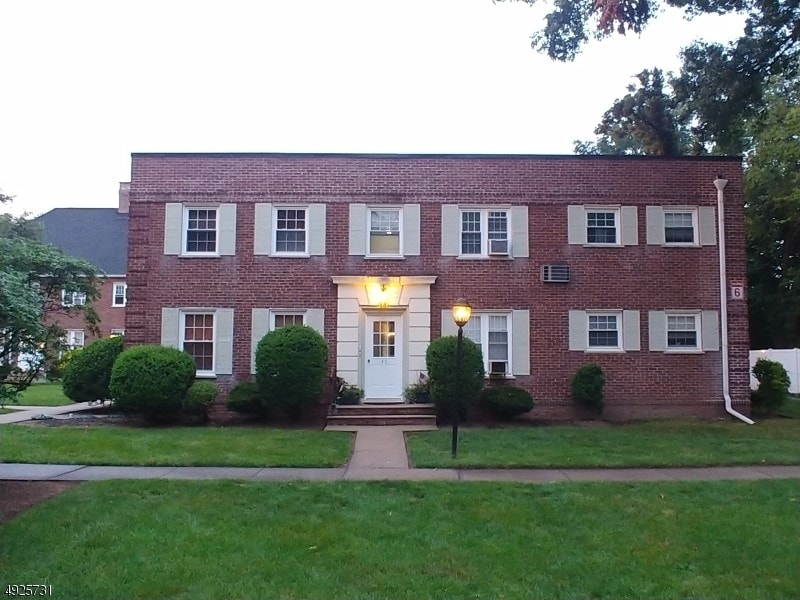 45 Parkway Village Unit 45D, Cranford, NJ 07016 Condo for Rent in
