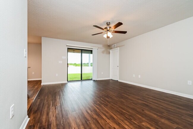 Foto del edificio - 720 Chatham Walk Dr