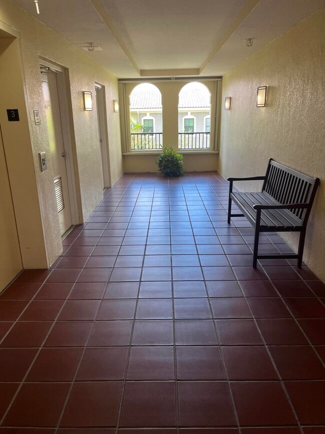 Building Photo - 630 S Sapodilla Ave