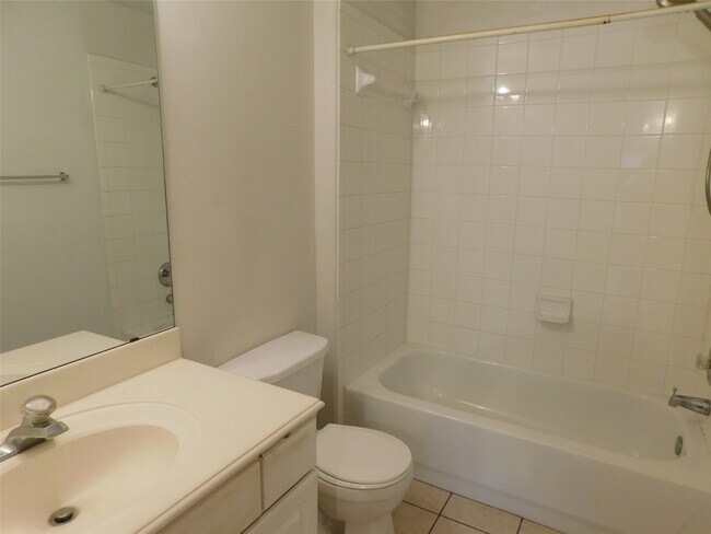 Foto del edificio - 2710 Grants Lake Blvd