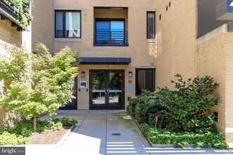 Building Photo - 1111 Orren St NE