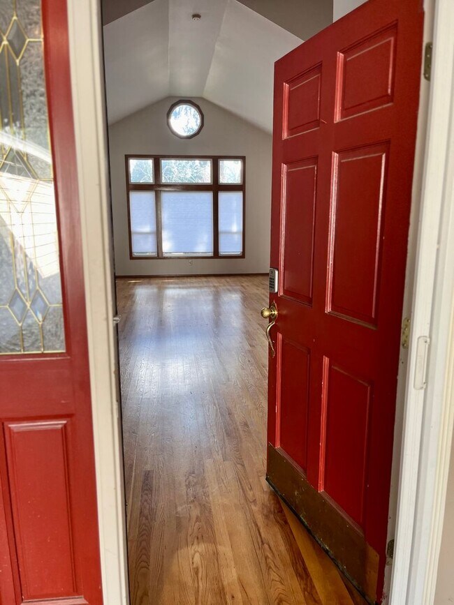 Foto del edificio - One story Ridgetop Home