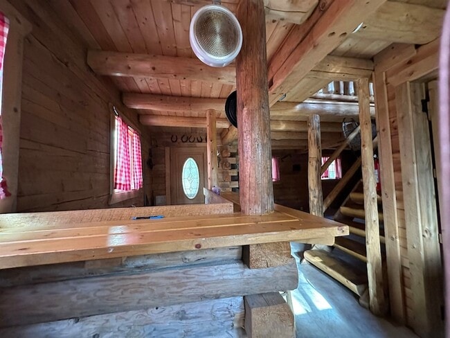 Building Photo - 14 Car Mar Ln