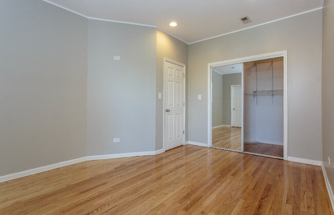 Building Photo - 1840 N Kimball Ave