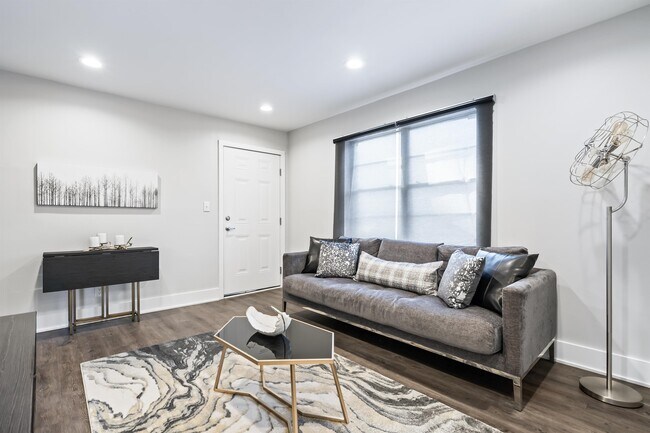 Foto del edificio - 909 Briarcliff Rd NE