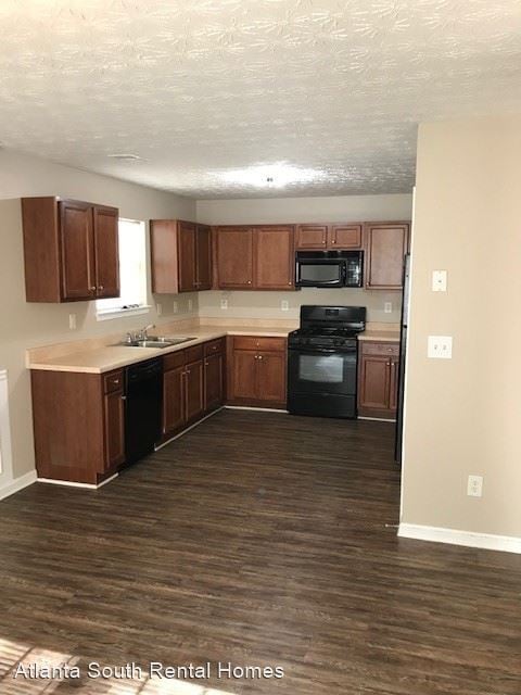 Building Photo - 3 br, 2.5 bath House - 35 Churchill Park Dr