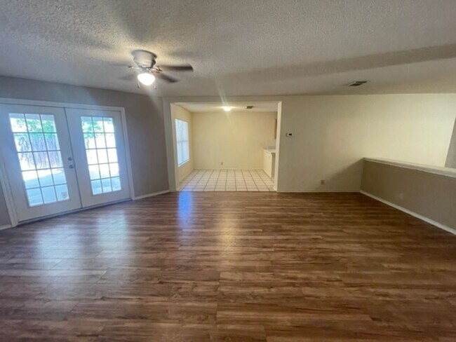 Foto del edificio - 5 br, 3 bath House - 7111 Valewood View