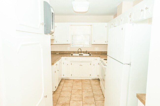 Building Photo - SOUTH BOSSIER!