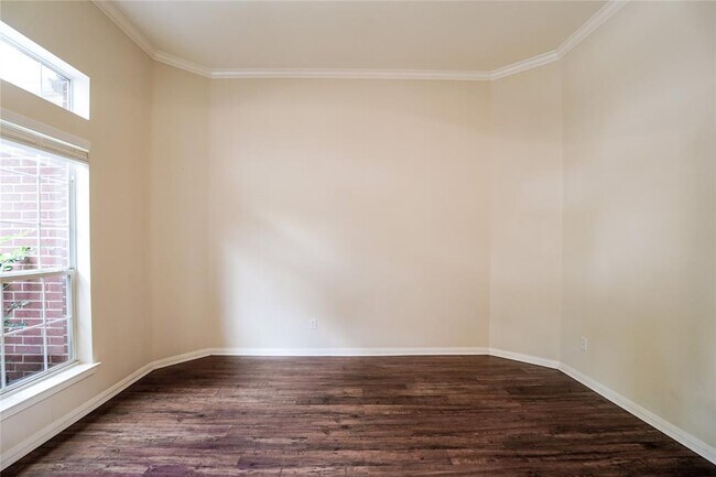 Building Photo - 16507 Falcons Cove Dr