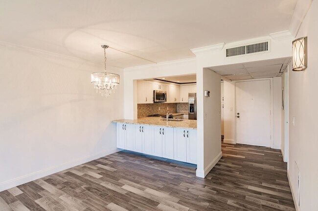 Foto del edificio - 1087 Forest Lakes Dr