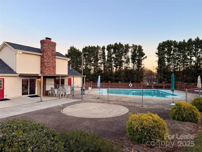 Foto del edificio - 2705 N Center St