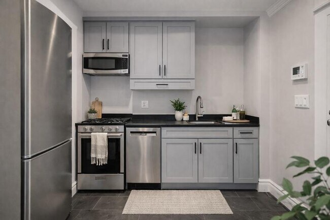 Building Photo - 232 Elizabeth St