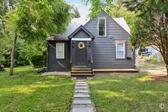 Building Photo - 732 Warrior Dr