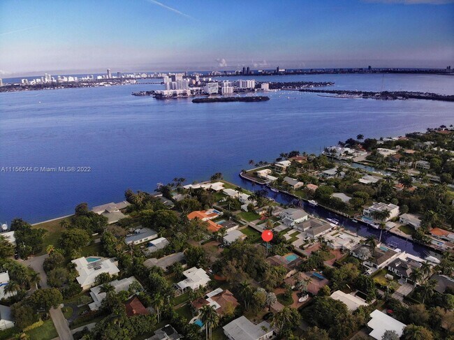 Foto del edificio - 1230 NE 91st Terrace