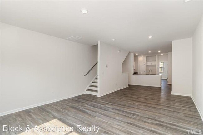 Building Photo - 3 br, 2.5 bath House - 5004 Jayden Dr.