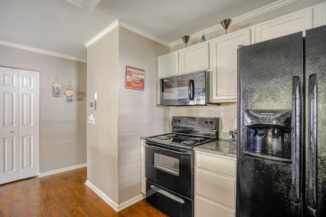 Building Photo - 33B Battery Walk Ct