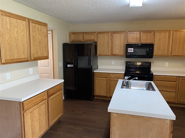 Foto del edificio - 7199 Rutland Ct