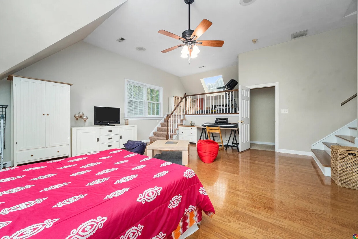 Building Photo - 812 Cherry Forest Ct