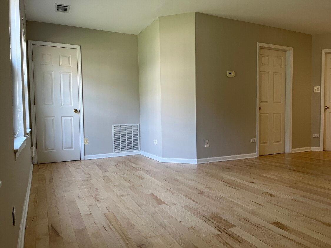 Primary Photo - 1303 Wyndham Dr