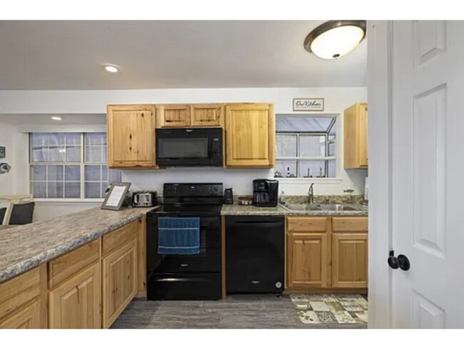 Building Photo - 38 Lantern Bay Ln