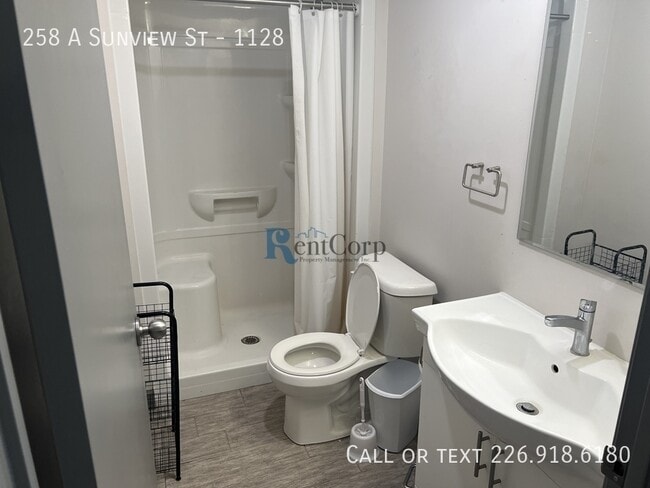 Building Photo - 258 Sunview St
