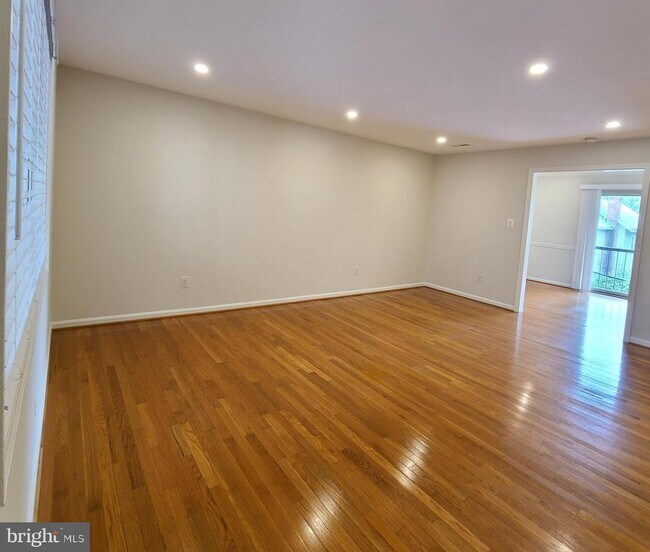 Foto del edificio - 1107 N Taylor St