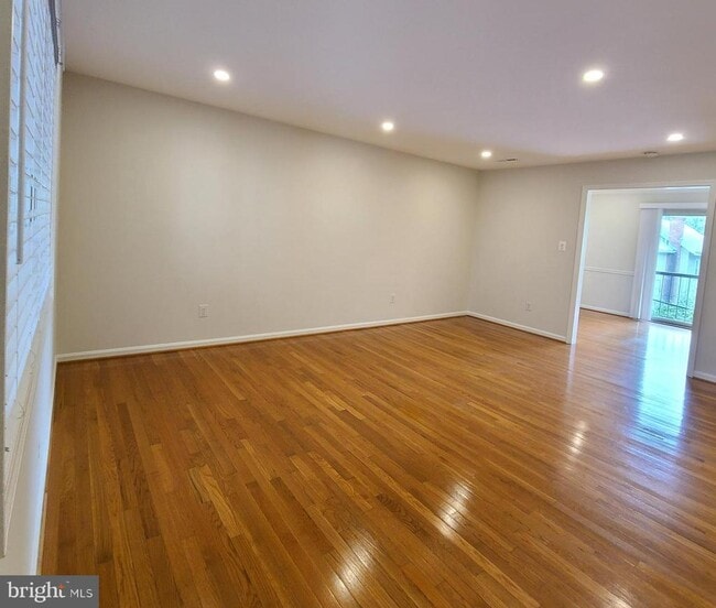 Building Photo - 1107 N Taylor St