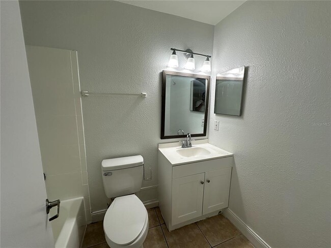 Building Photo - 1000 Dolphin Dr