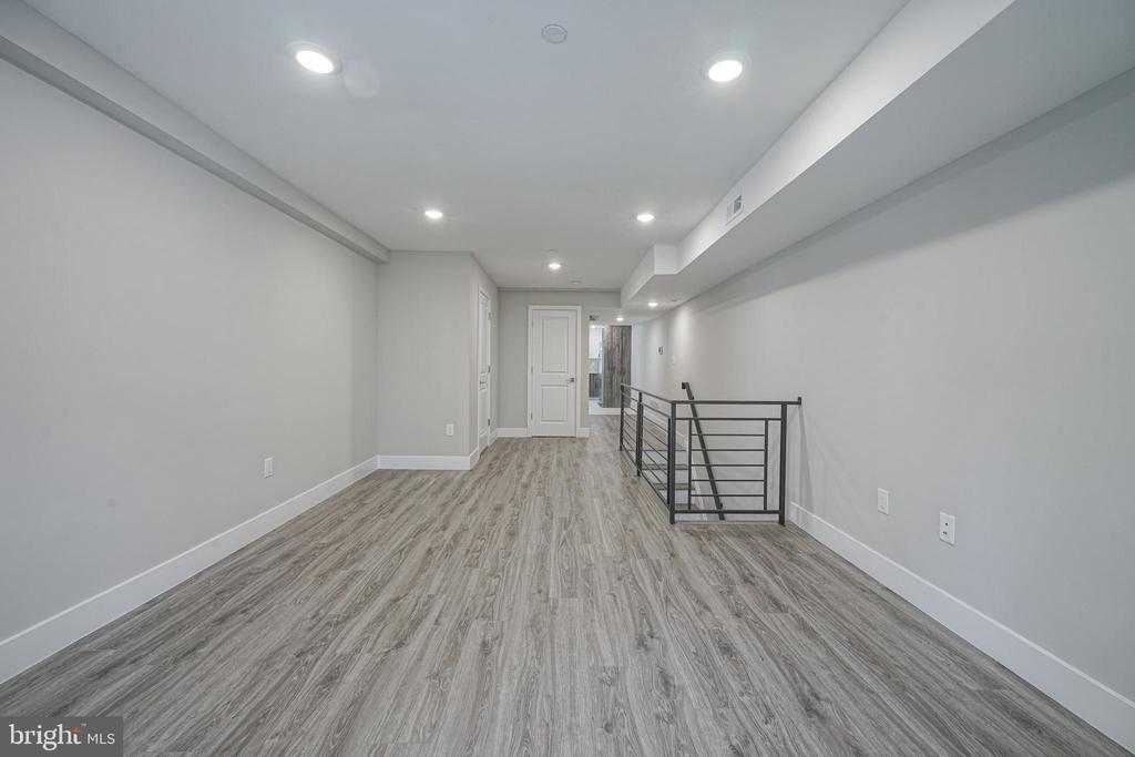 Primary Photo - 758 N Uber St