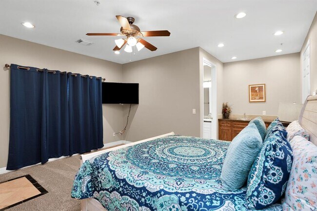 Building Photo - 7039 Kingston Cove Ln