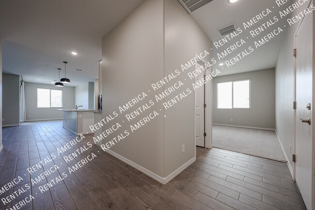 Building Photo - 5612 W Ldg Dr