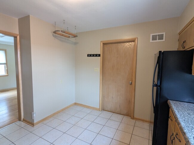 Foto del edificio - 8833 W Hawthorne Ave