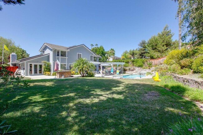 Building Photo - 3001 Azahar St